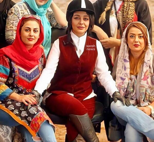 عکس ساره بیات در خارج از کشور