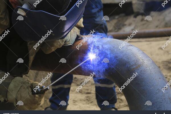 عکس در حال جوشکاری