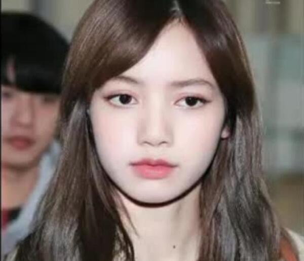 عکس پیشونی لیسا