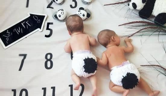 عکس ماهگرد نوزاد با جاروبرقی