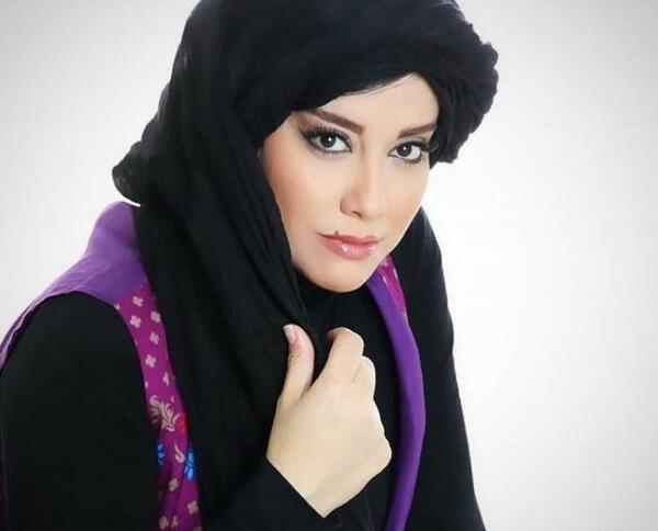 عکس آشا محرابی در شام ایرانی