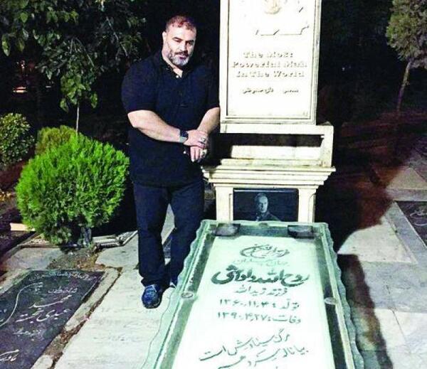 عکس سنگ قبر عبدالمالک ریگی