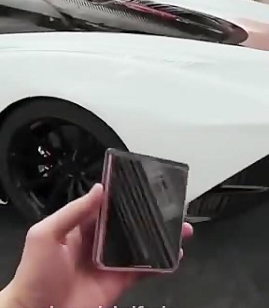 عکس ایفون ۱۲ تاشو
