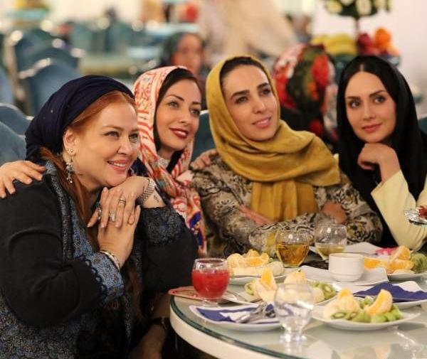 عکس بهاره رهنما در حال سیگار کشیدن