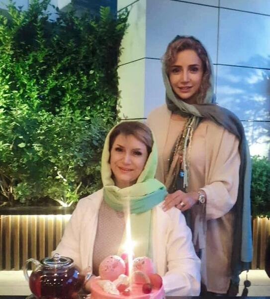 عکس شبنم قلی خانی و خواهرش