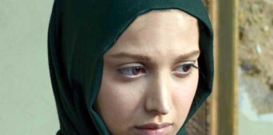 عکس روشنک گرامی در فیلم فاصله ها