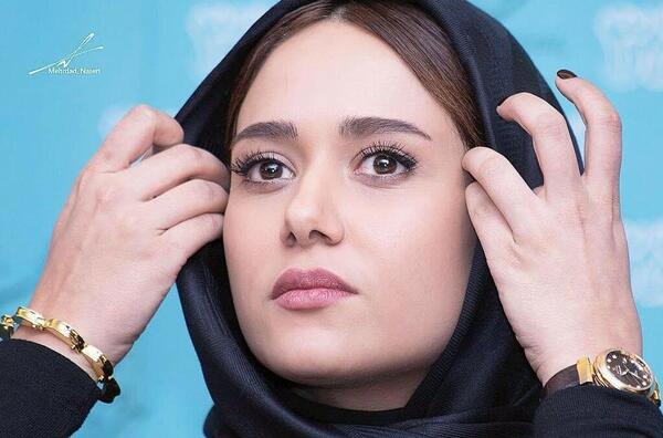 عکس های با حجاب پریناز ایزدیار