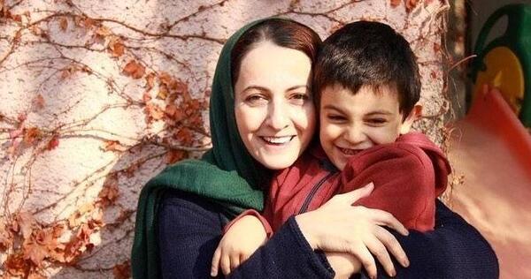 عکس شقایق دهقان و فرزندش