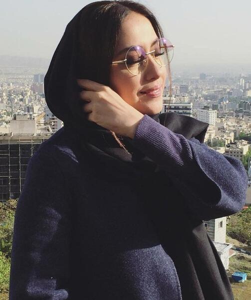 عکس بهاره کیان افشار با عینک