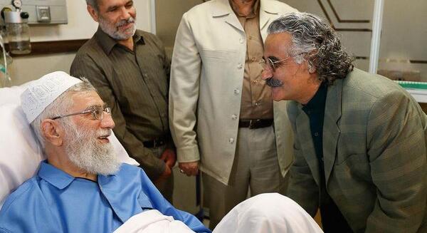عکس جواد عزتی با خامنه ای