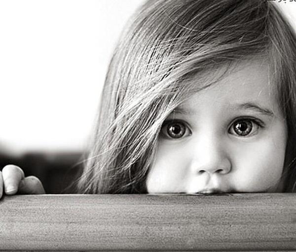 عکس پروفایل عروسکی سیاه سفید