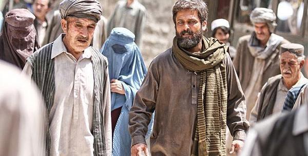 عکس حسین یاری در فیلم مزار شریف