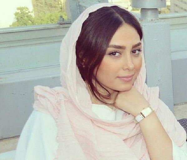 عکس دیبا زاهدی درسریال بوم و بانو
