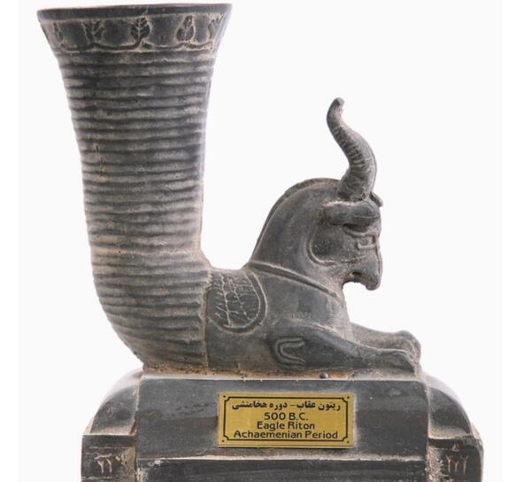 عکس عقاب هخامنشی
