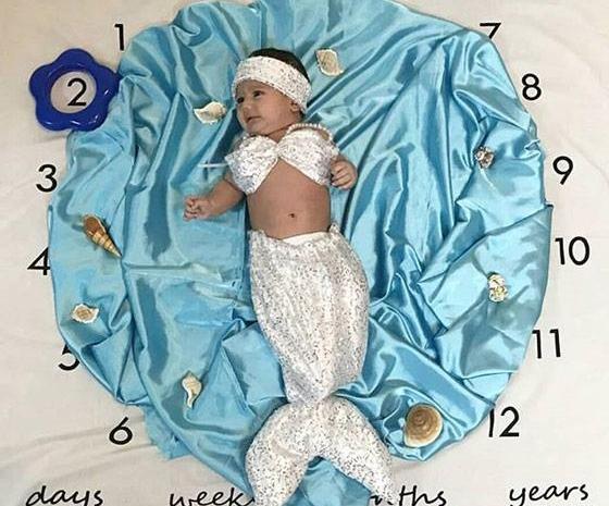 عکس یک ماهگی نوزاد با مای بیبی