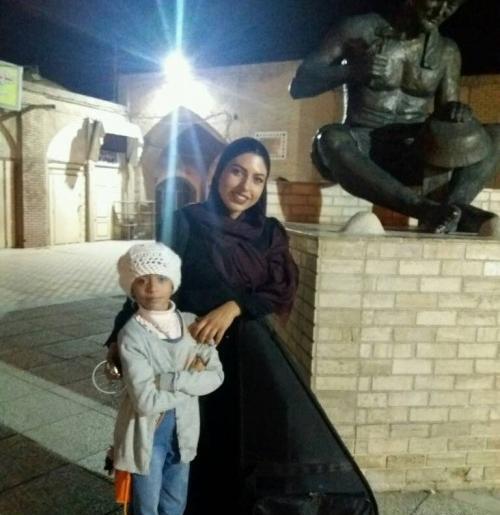 عکس مادر آناهیتا هاشم زاده