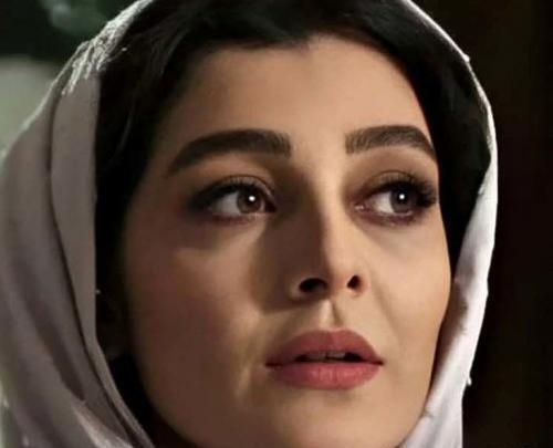 عکس ساره بیات بدون روسری