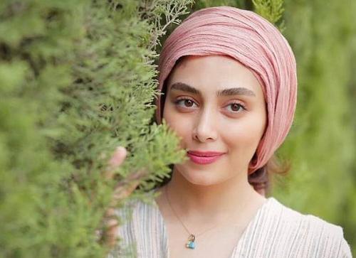 عکس بی حجاب دیبا زاهدی
