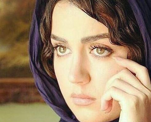 عکس افسانه پاکرو با مقنعه