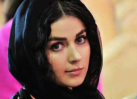 عکس افسانه پاکرو با مقنعه