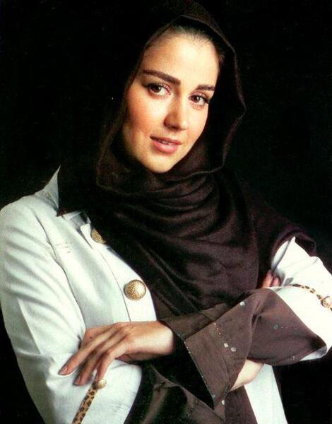 عکس قدی افسانه پاکرو