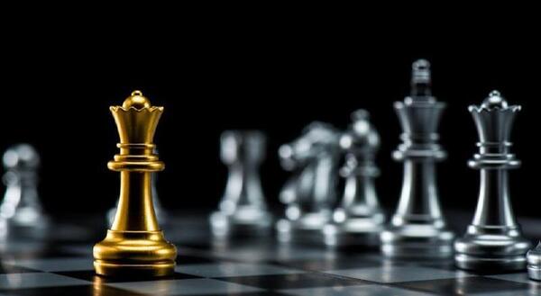 عکس شاه صفحه شطرنج