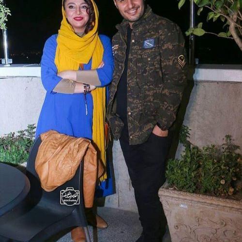 عکس زن جواد عزتی در آینه بغل