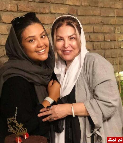 عکس تصاویر اکرم محمدی و دخترش
