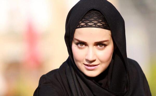 عکس افسانه پاکرو با چادر