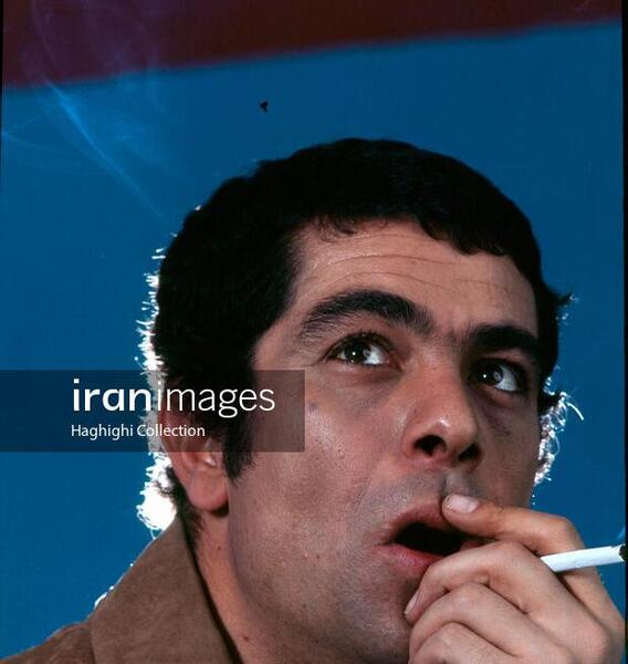 عکس بهروز وثوقی با سیگار
