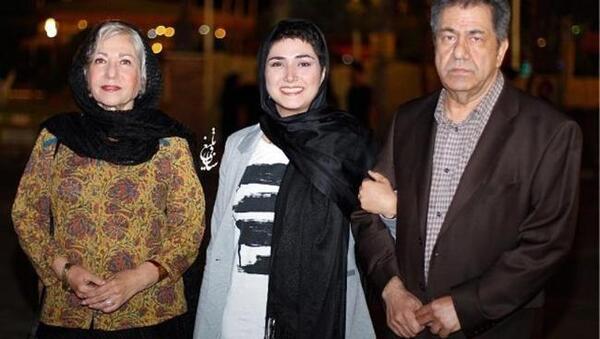 عکس باران کوثری با خانواده
