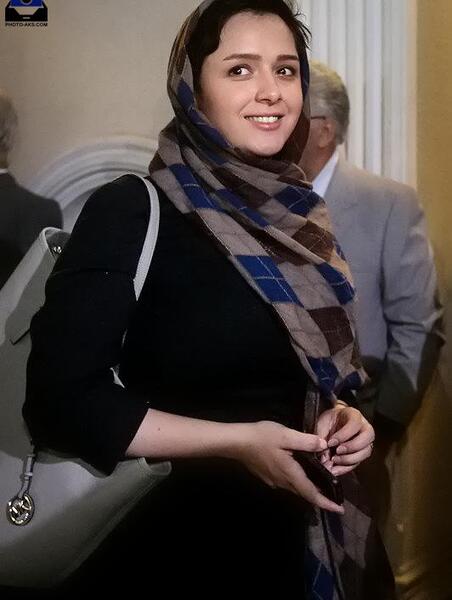 عکس های ترانه علیدوستی در خارج