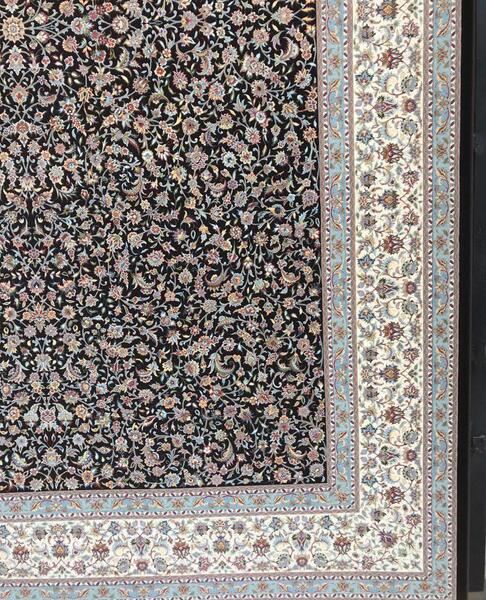 عکس فرش سرمه ای گلریز