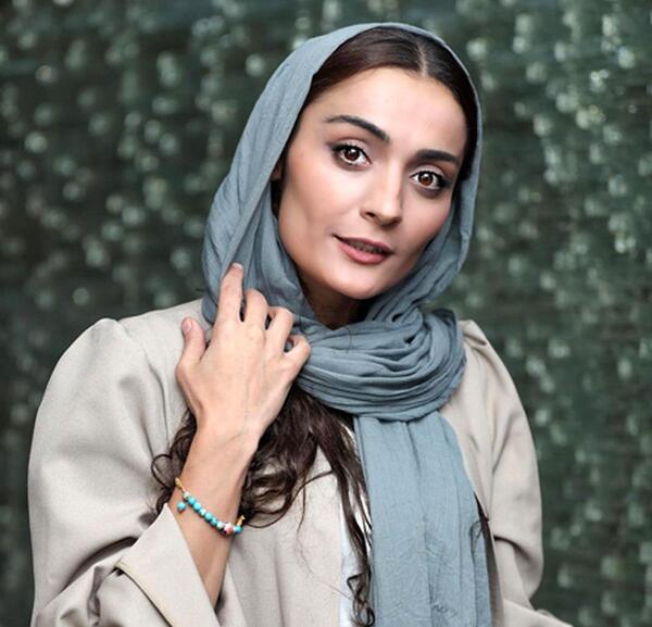 عکس السا فیروزآذر و خواهرش