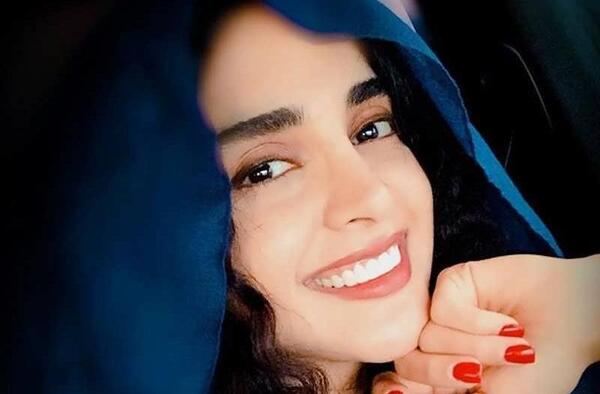 عکس الهه حصاری با متن