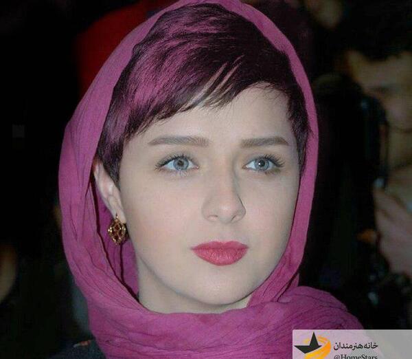 عکس ترانه علیدوستی با شال صورتی
