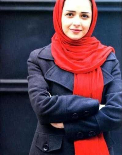 عکس ترانه علیدوستی با شال صورتی