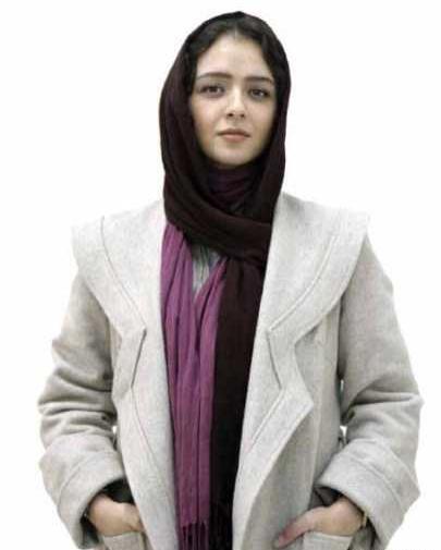 عکس ترانه علیدوستی با شال صورتی