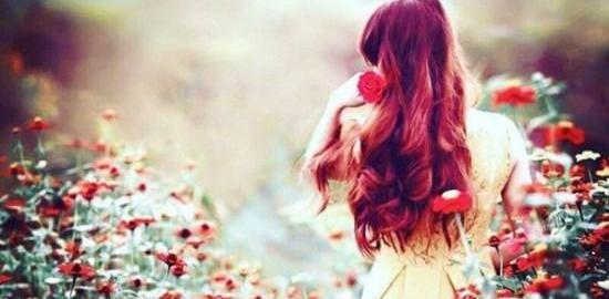 عکس دختر تنها با گل