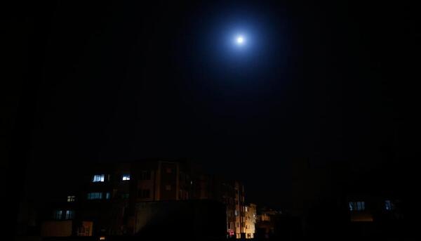 عکس شب از پنجره