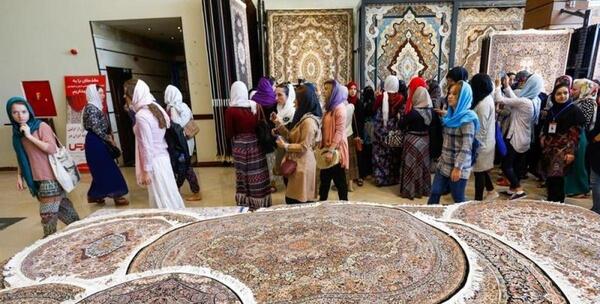 عکس پژمان جمشیدی در شهر فرش