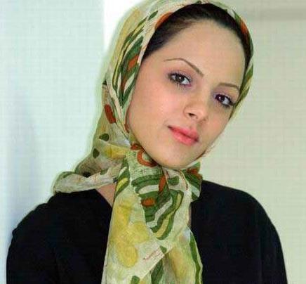 عکس بازیگر زن چکامه چمن ماه