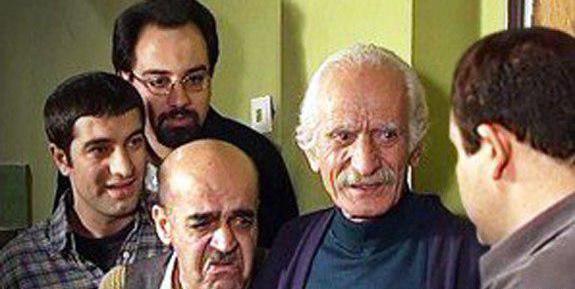 عکس برزو ارجمند در زیر آسمان شهر