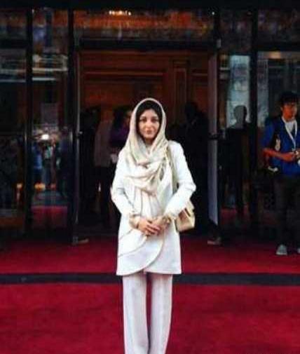 عکسهای ساره بیات در خارج از کشور