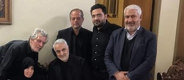 عکس غسل دادن سردار سلیمانی