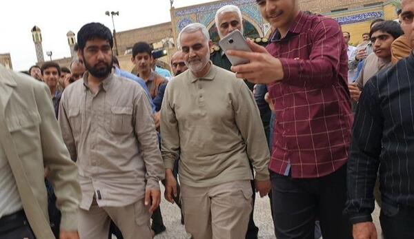 عکس غسل دادن سردار سلیمانی