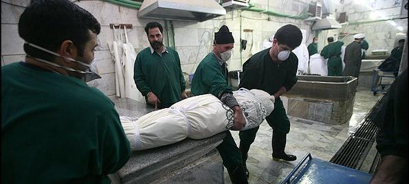 عکس غسل دادن سردار سلیمانی