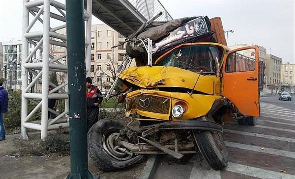 عکس داخل کامیون بنز