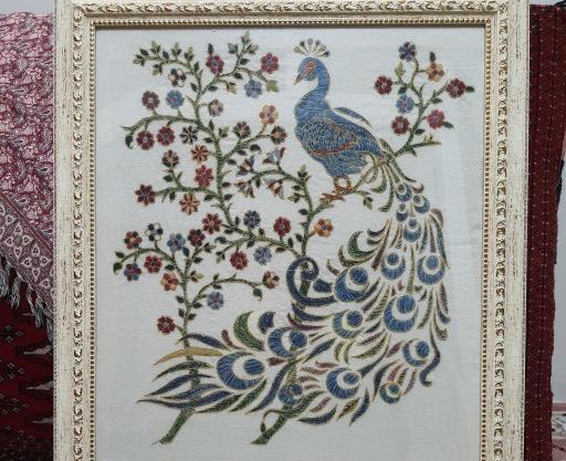 عکس طاووس گلدوزی