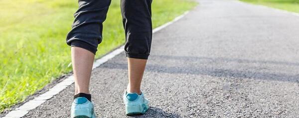 عکس پیاده روی تنها